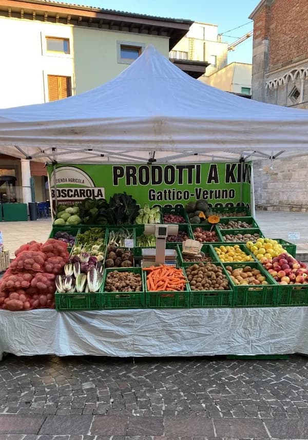 Il banchetto de La Boscarola in piazza